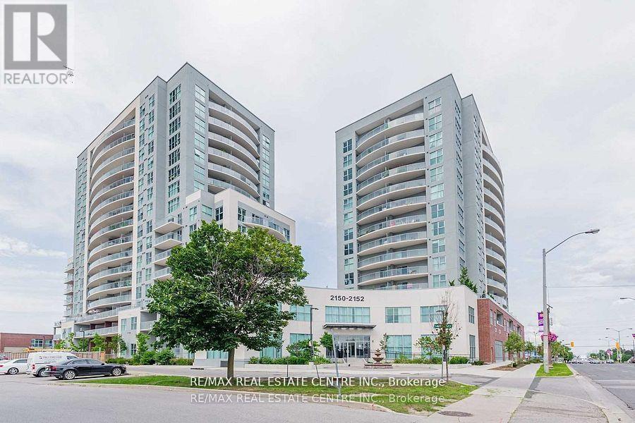 <div class="slider-price">$699,000</div><p>102 - 2150 Lawrence Avenue, Toronto, Ontario</p>
