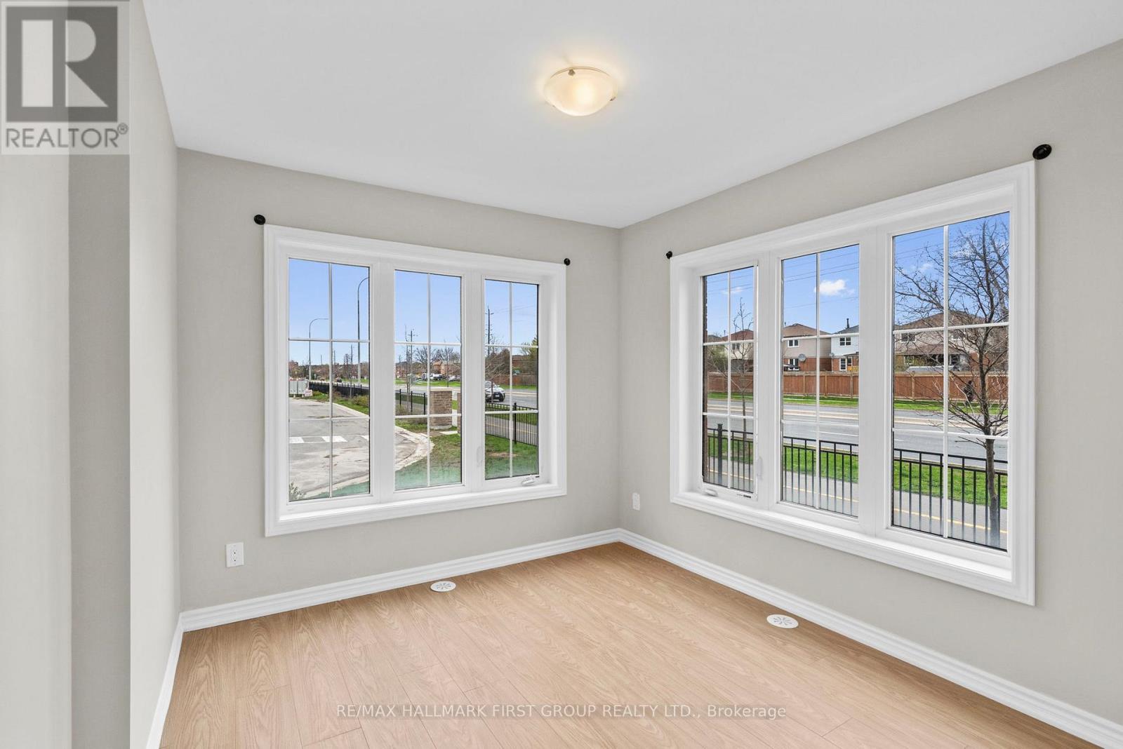 24 Amulet Way, Whitby, Ontario  L1R 0R5 - Photo 4 - E13072436