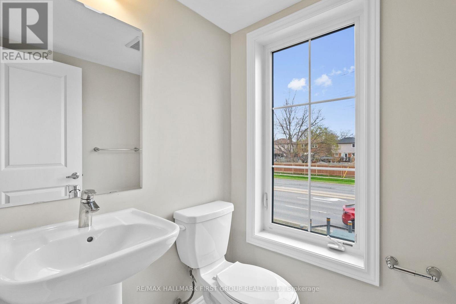 24 Amulet Way, Whitby, Ontario  L1R 0R5 - Photo 7 - E13072436