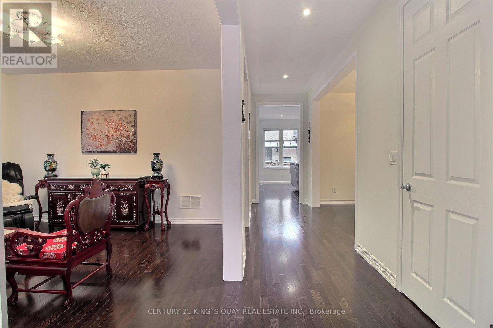45 Chessington Avenue E, East Gwillimbury, Ontario  L9N 0R5 - Photo 8 - N13064404