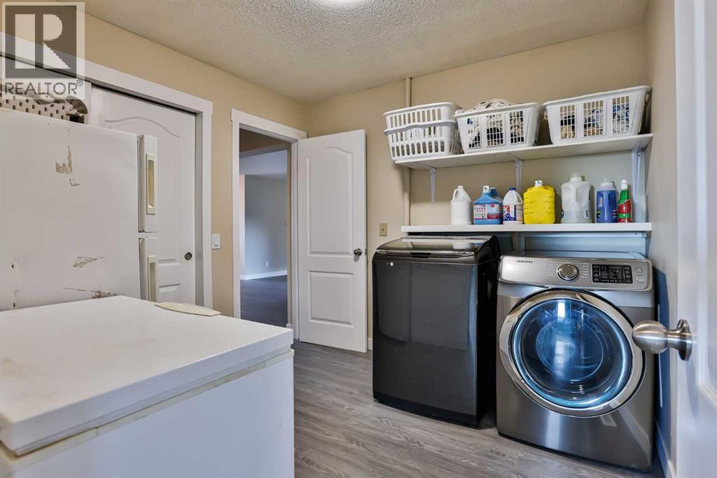 155e 100n, Raymond, Alberta  T0K 2S0 - Photo 16 - A2306481