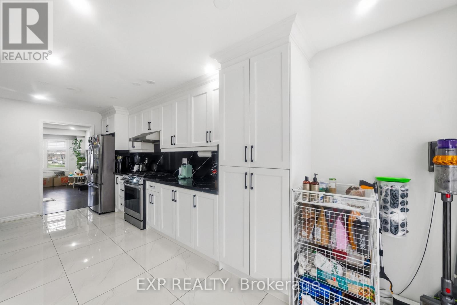 6 Toledo Lane, Brampton, Ontario  L7A 4H5 - Photo 11 - W13072320