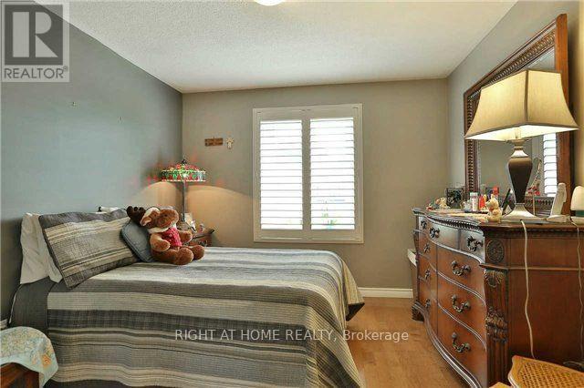 5162 Falconcrest Drive, Burlington, Ontario  L7L 6K6 - Photo 15 - W13072328