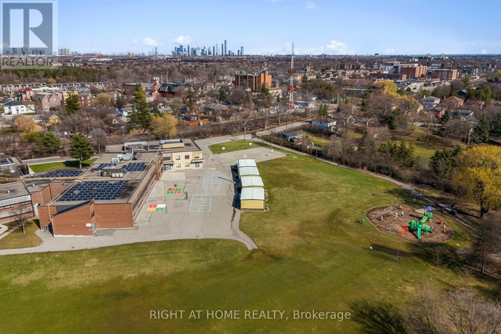 15 Pioneer Drive, Mississauga, Ontario  L5M 1G8 - Photo 30 - W13072330