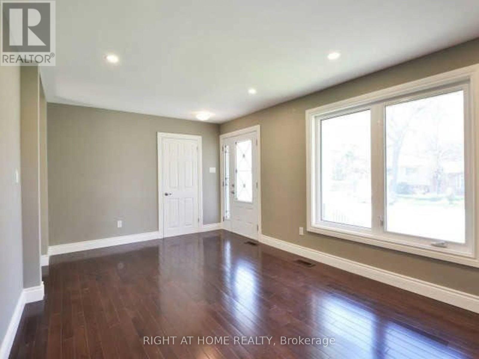 15 Pioneer Drive, Mississauga, Ontario  L5M 1G8 - Photo 7 - W13072330
