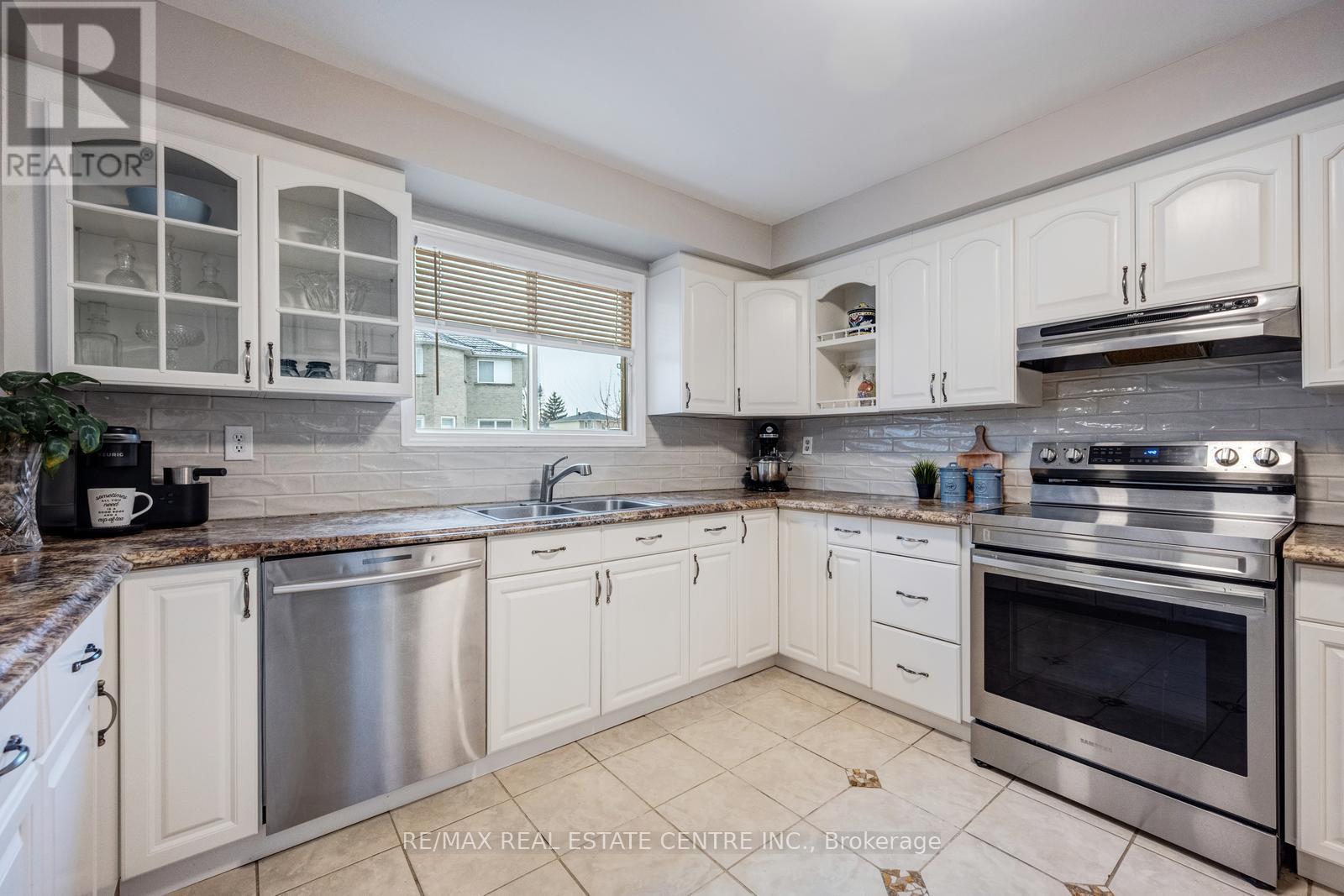 5580 Millbrook Lane, Mississauga, Ontario  L5M 3X9 - Photo 13 - W13072394