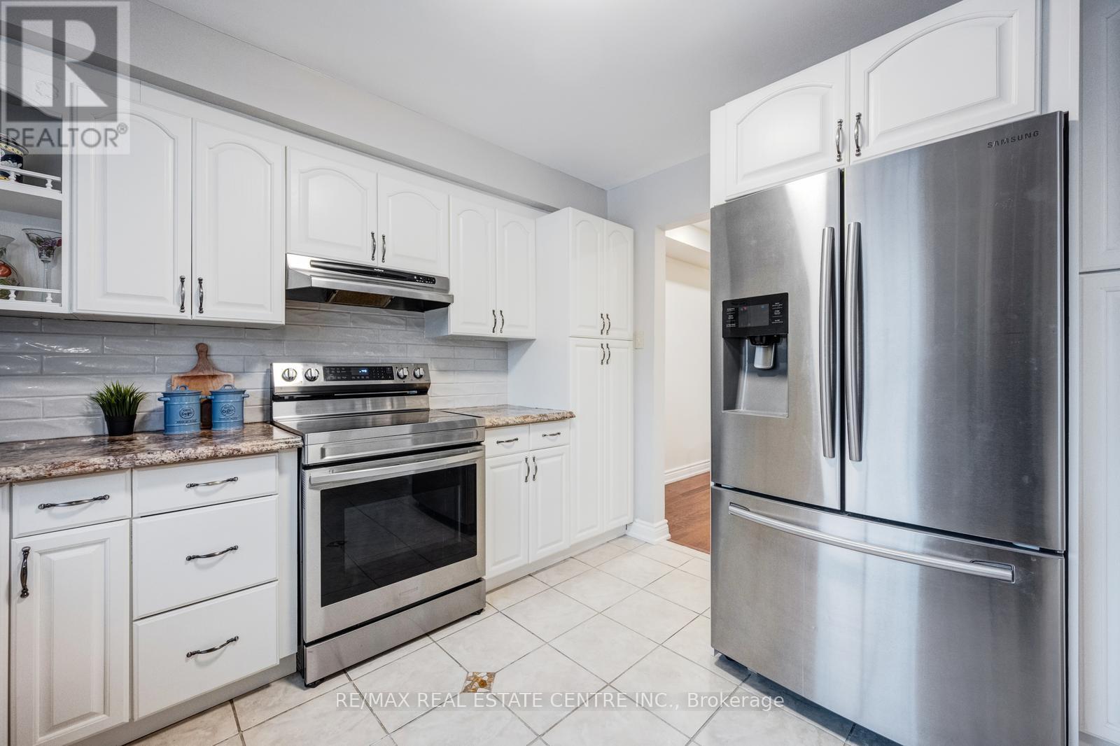 5580 Millbrook Lane, Mississauga, Ontario  L5M 3X9 - Photo 14 - W13072394
