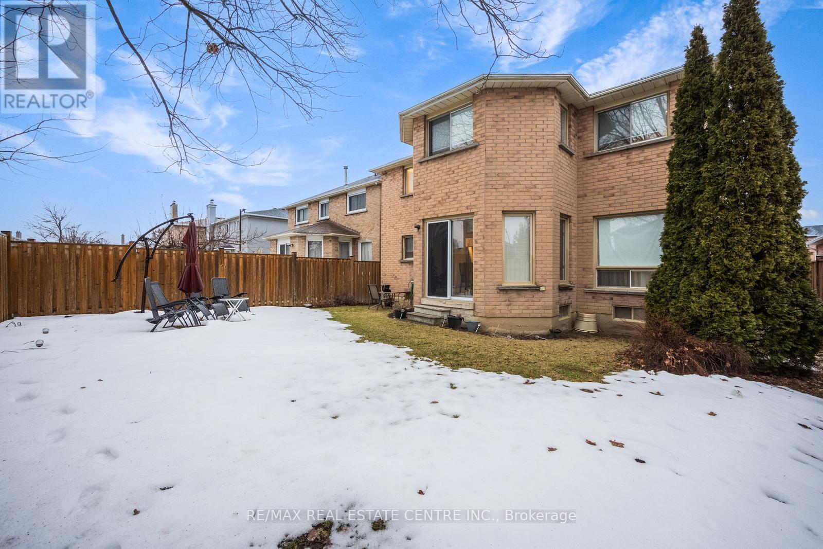 5580 Millbrook Lane, Mississauga, Ontario  L5M 3X9 - Photo 49 - W13072394