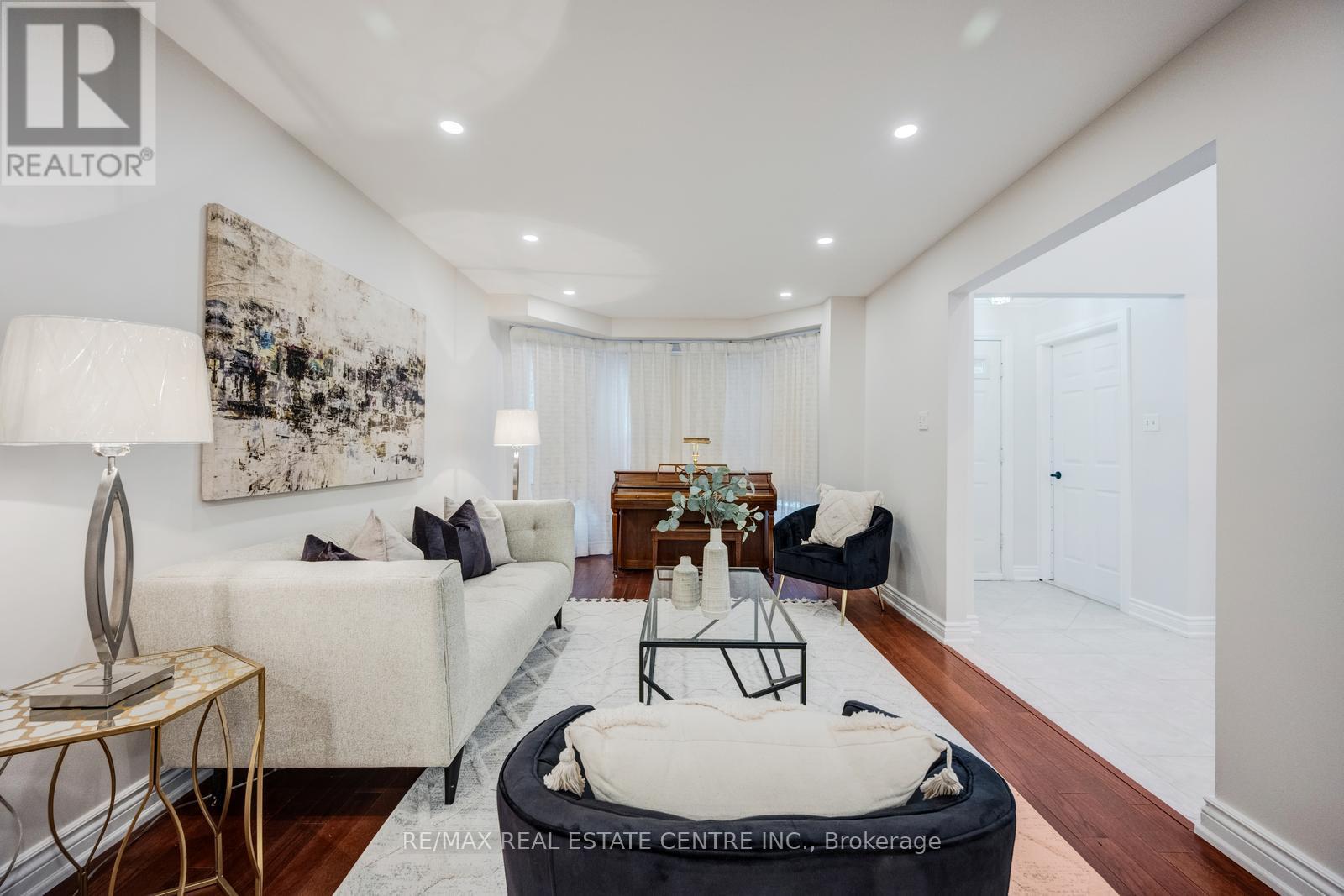 5580 Millbrook Lane, Mississauga, Ontario  L5M 3X9 - Photo 6 - W13072394