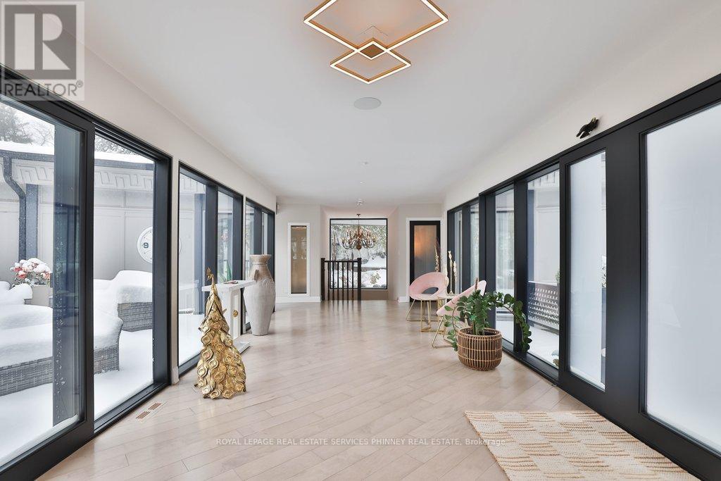 1352 Nocturne Court, Mississauga, Ontario  L5H 2L8 - Photo 12 - W13072402