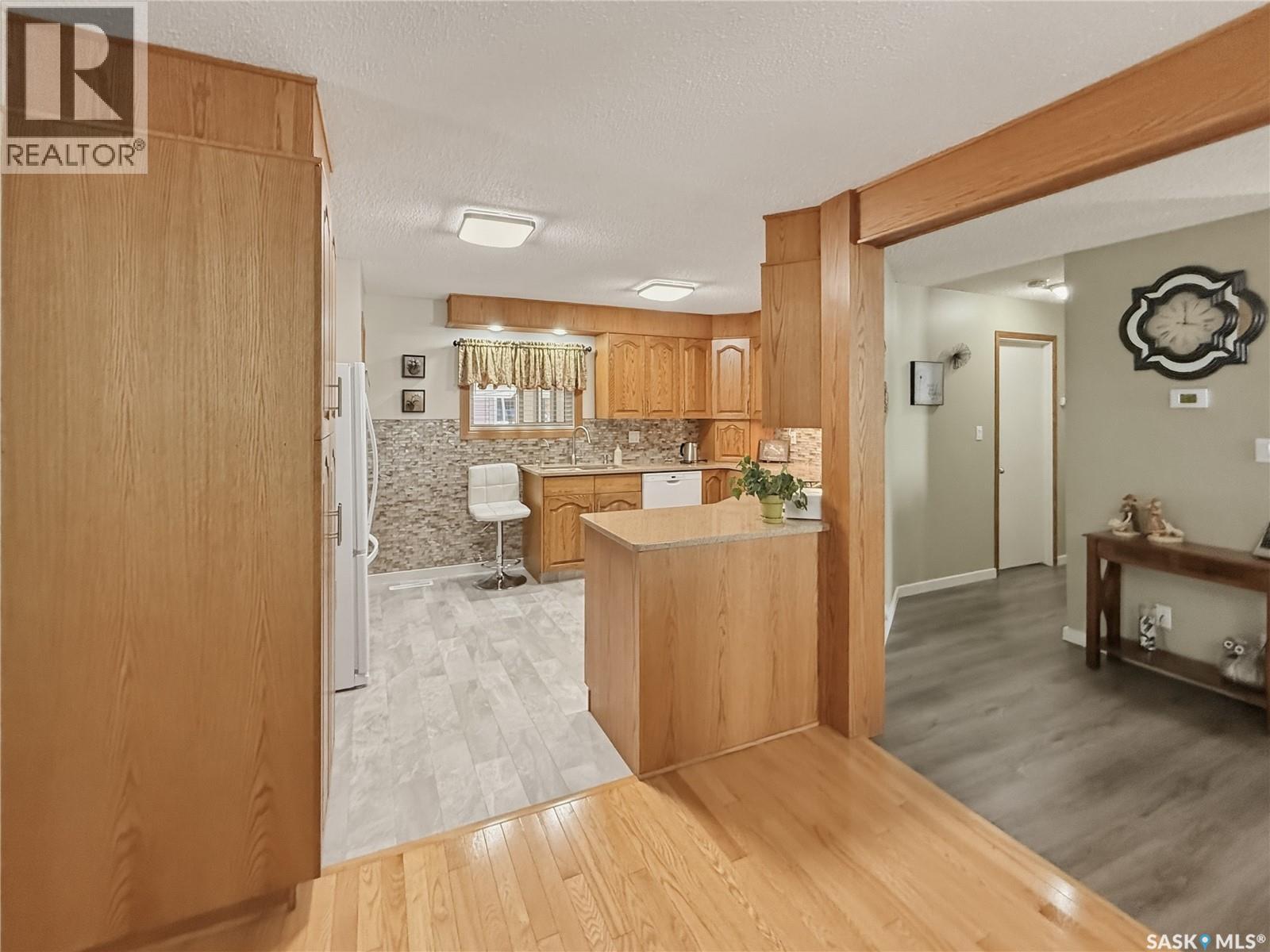 730 6th Avenue Ne, Swift Current, Saskatchewan  S9H 2M8 - Photo 10 - SK034603