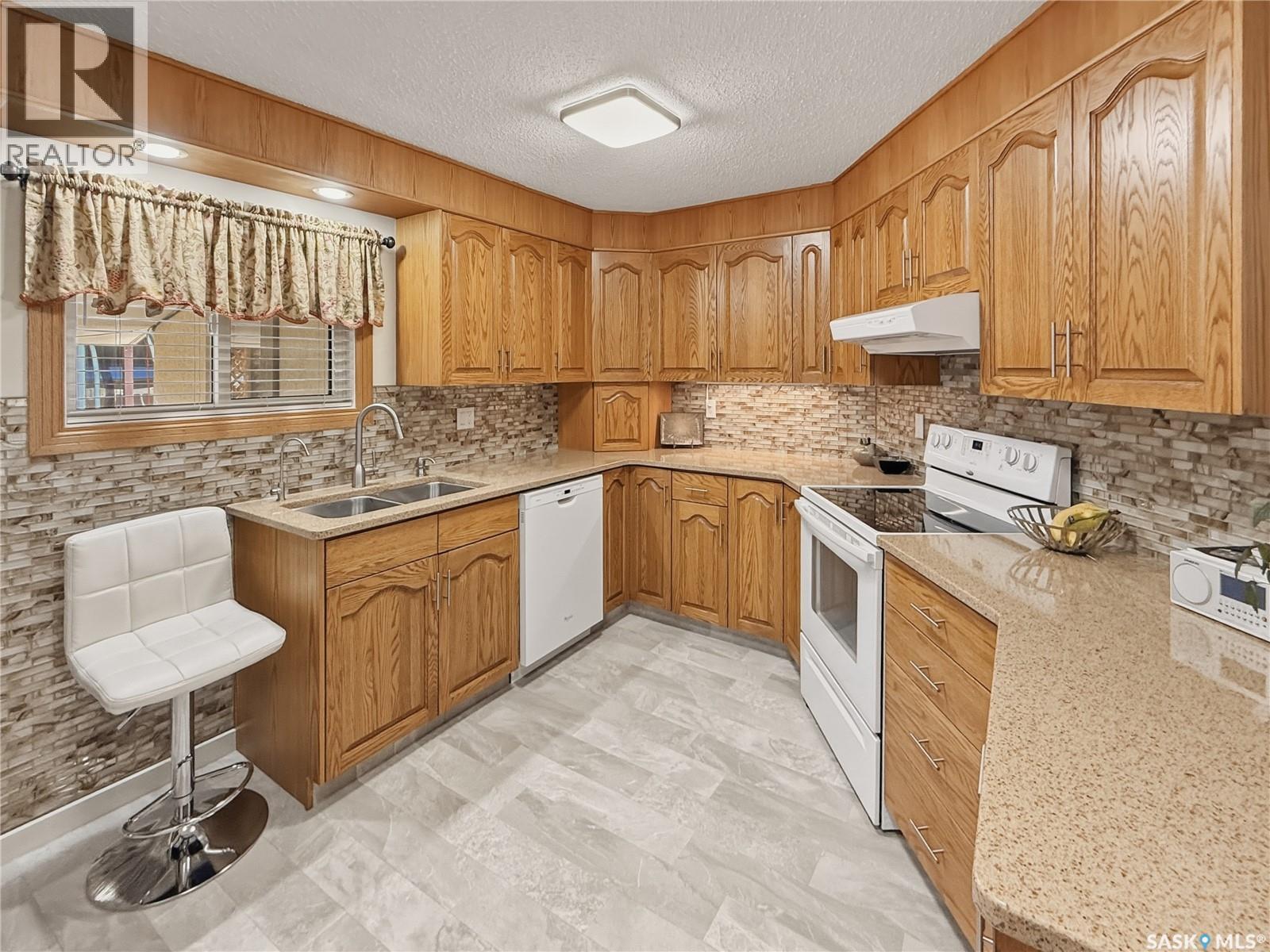 730 6th Avenue Ne, Swift Current, Saskatchewan  S9H 2M8 - Photo 13 - SK034603