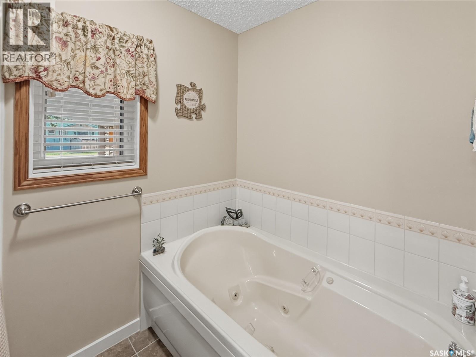 730 6th Avenue Ne, Swift Current, Saskatchewan  S9H 2M8 - Photo 24 - SK034603