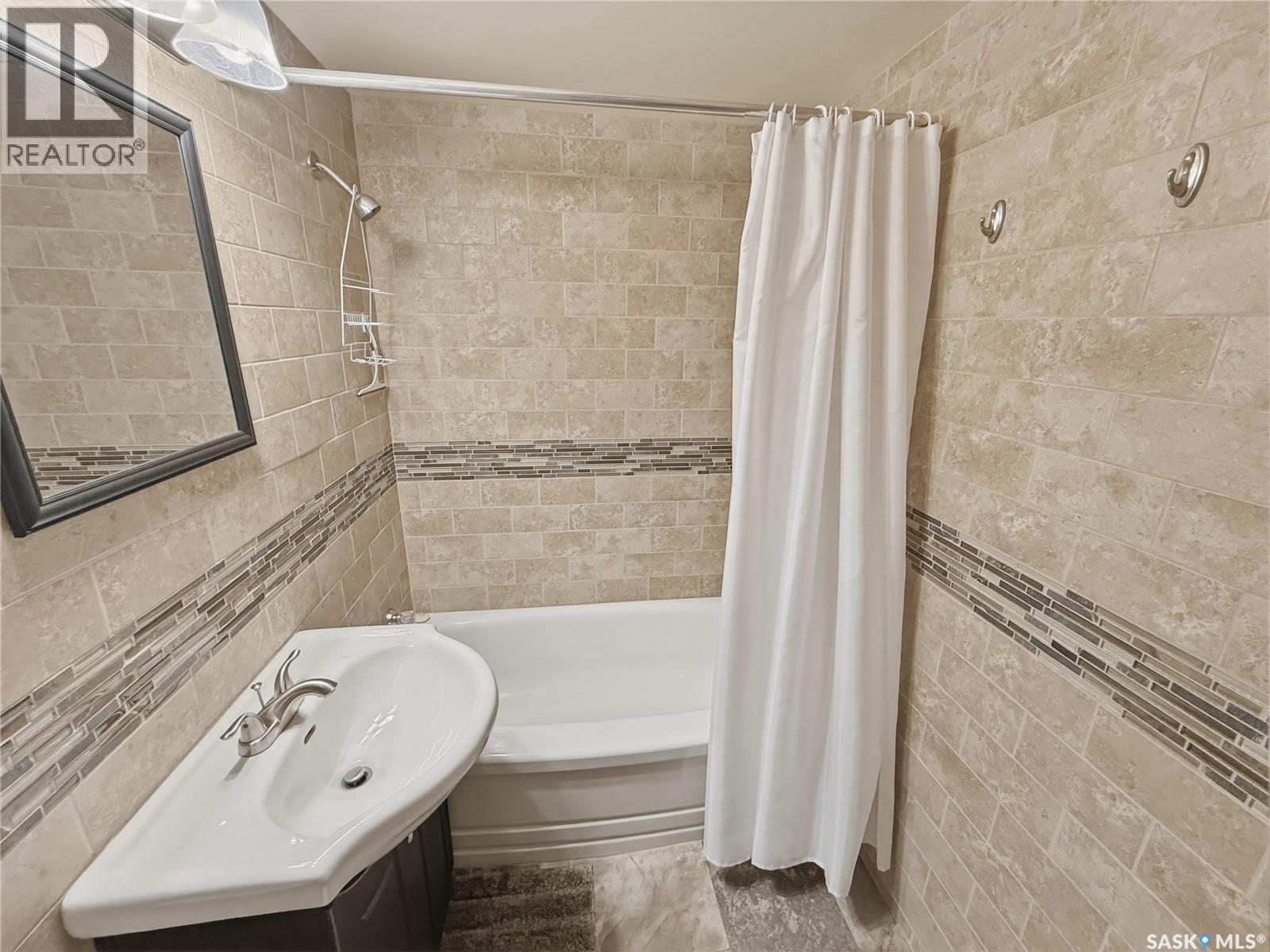 730 6th Avenue Ne, Swift Current, Saskatchewan  S9H 2M8 - Photo 35 - SK034603