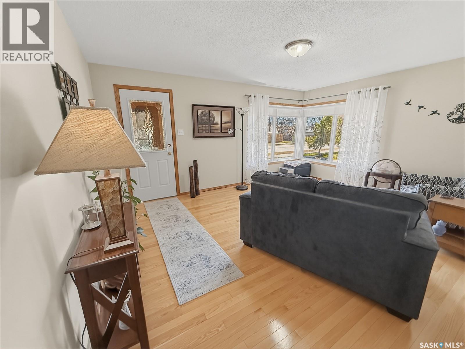 730 6th Avenue Ne, Swift Current, Saskatchewan  S9H 2M8 - Photo 6 - SK034603