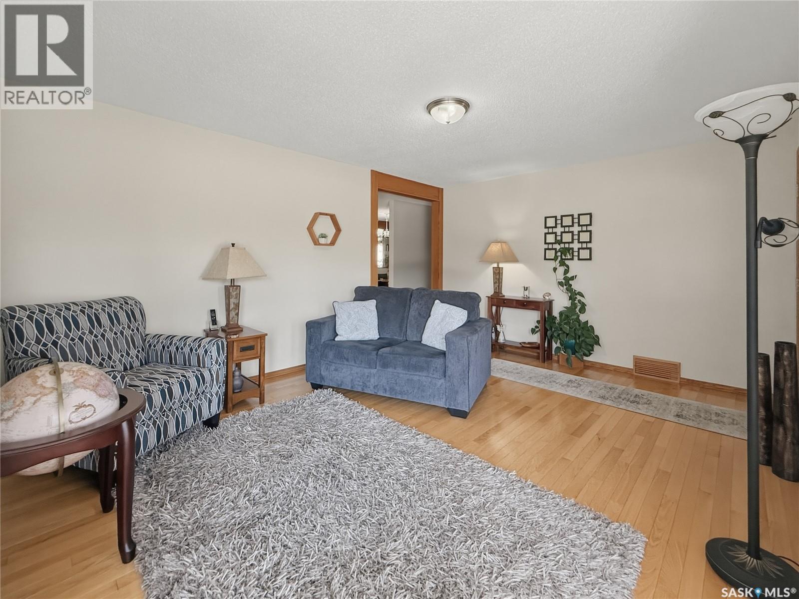 730 6th Avenue Ne, Swift Current, Saskatchewan  S9H 2M8 - Photo 7 - SK034603