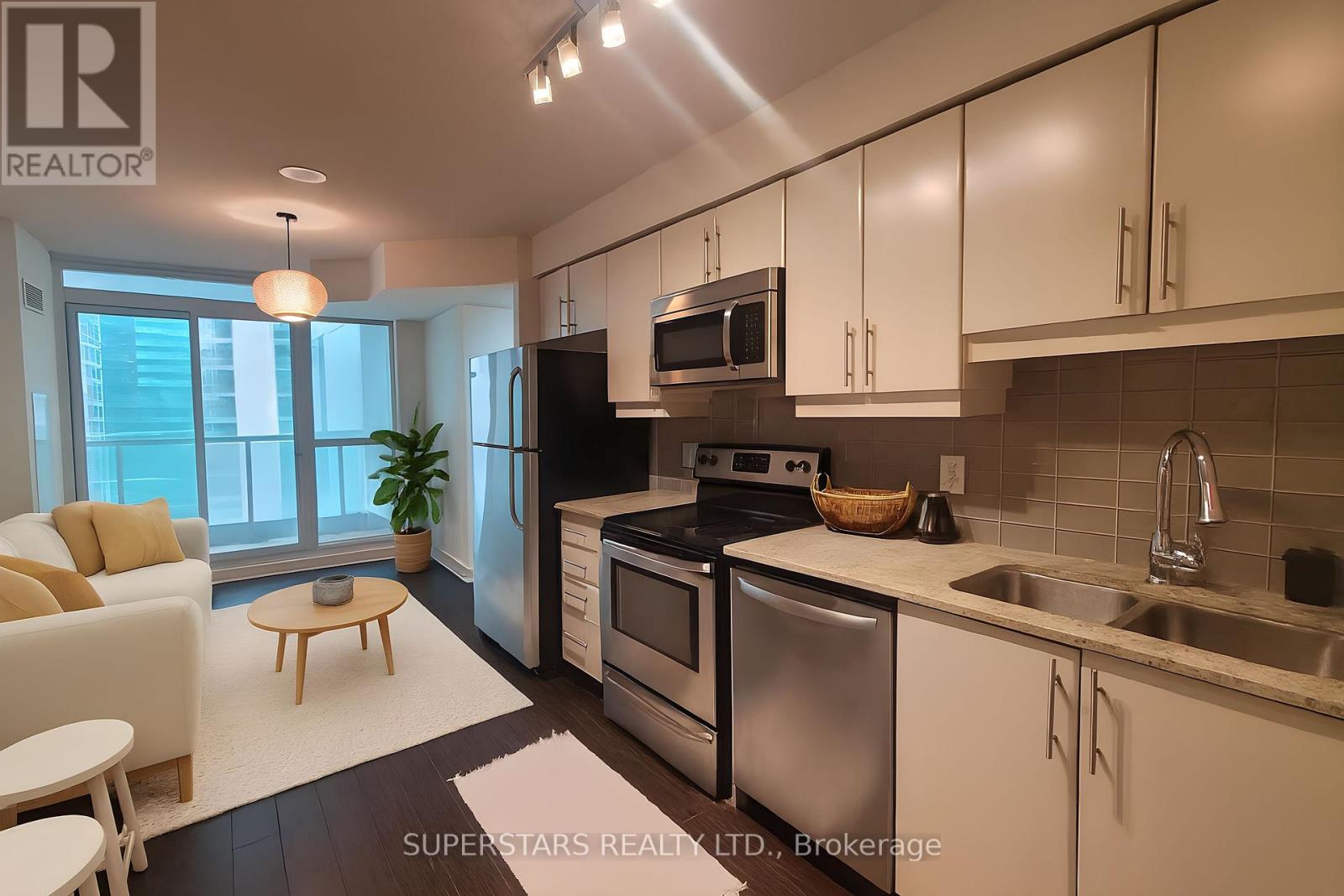 1505 - 33 Bay Street, Toronto, Ontario  M5J 2Z3 - Photo 1 - C13066566
