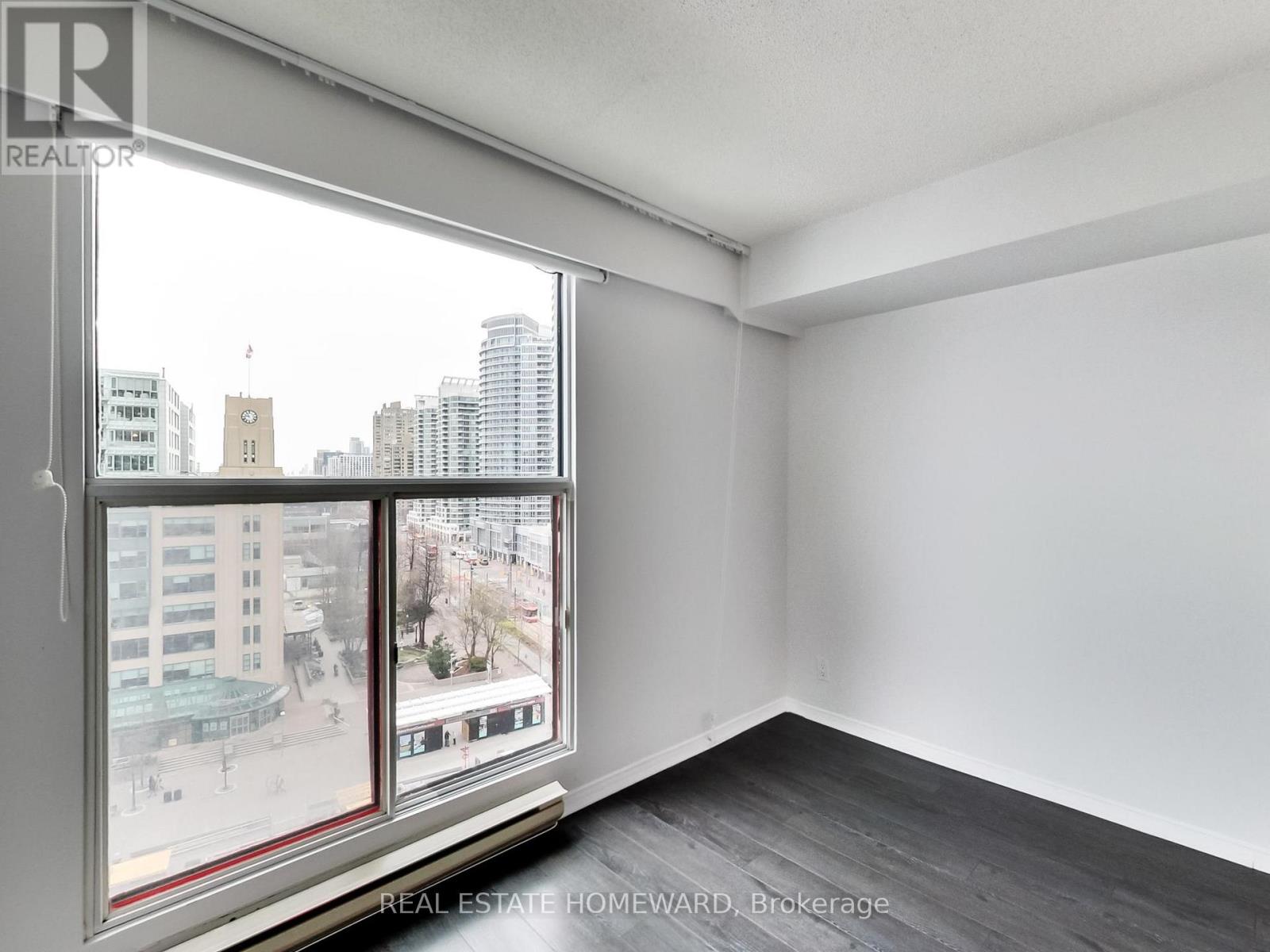 1208 - 77 Harbour Square, Toronto, Ontario  M5J 2S2 - Photo 24 - C13066692