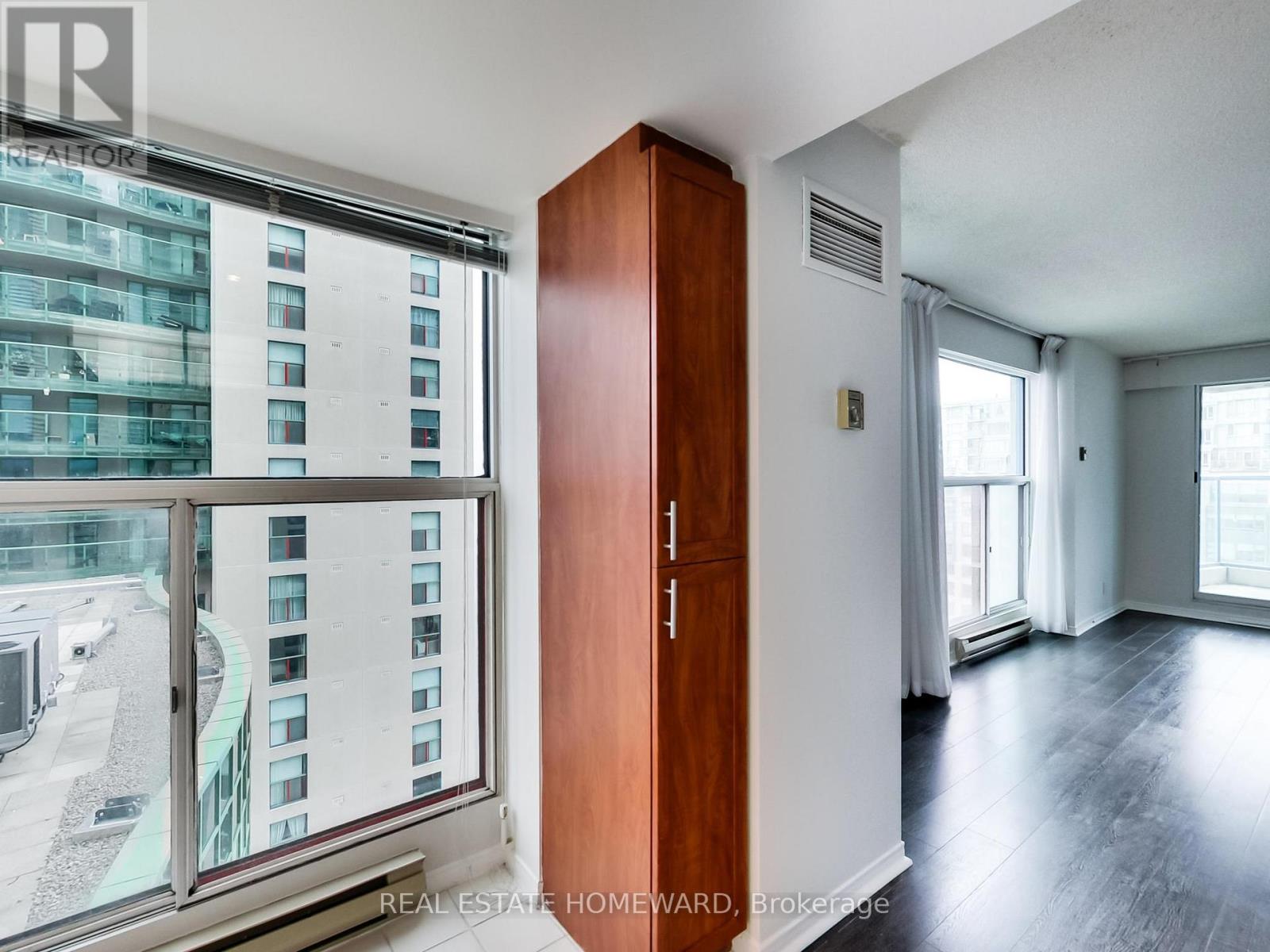 1208 - 77 Harbour Square, Toronto, Ontario  M5J 2S2 - Photo 16 - C13066692