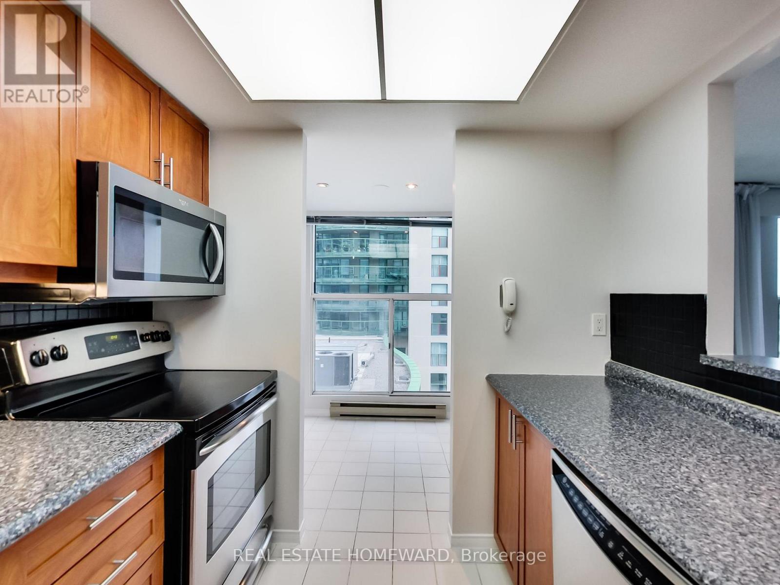 1208 - 77 Harbour Square, Toronto, Ontario  M5J 2S2 - Photo 9 - C13066692