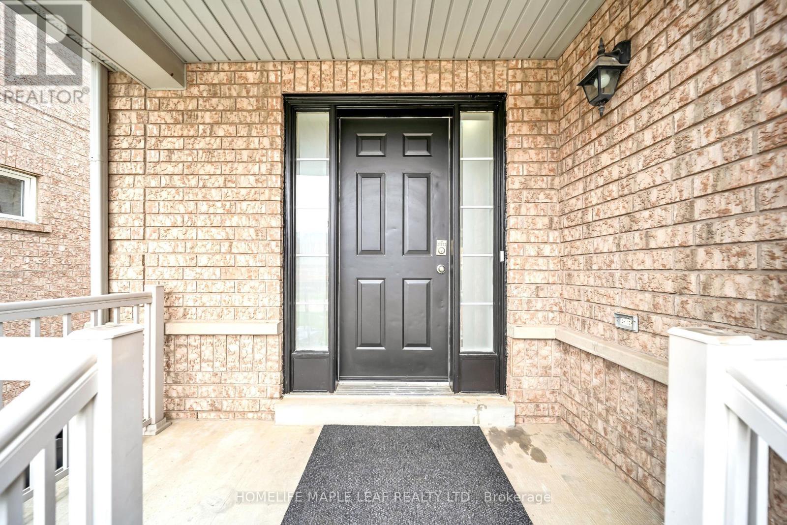 6 Vermont Road, Brampton, Ontario  L7A 3G3 - Photo 3 - W13072048