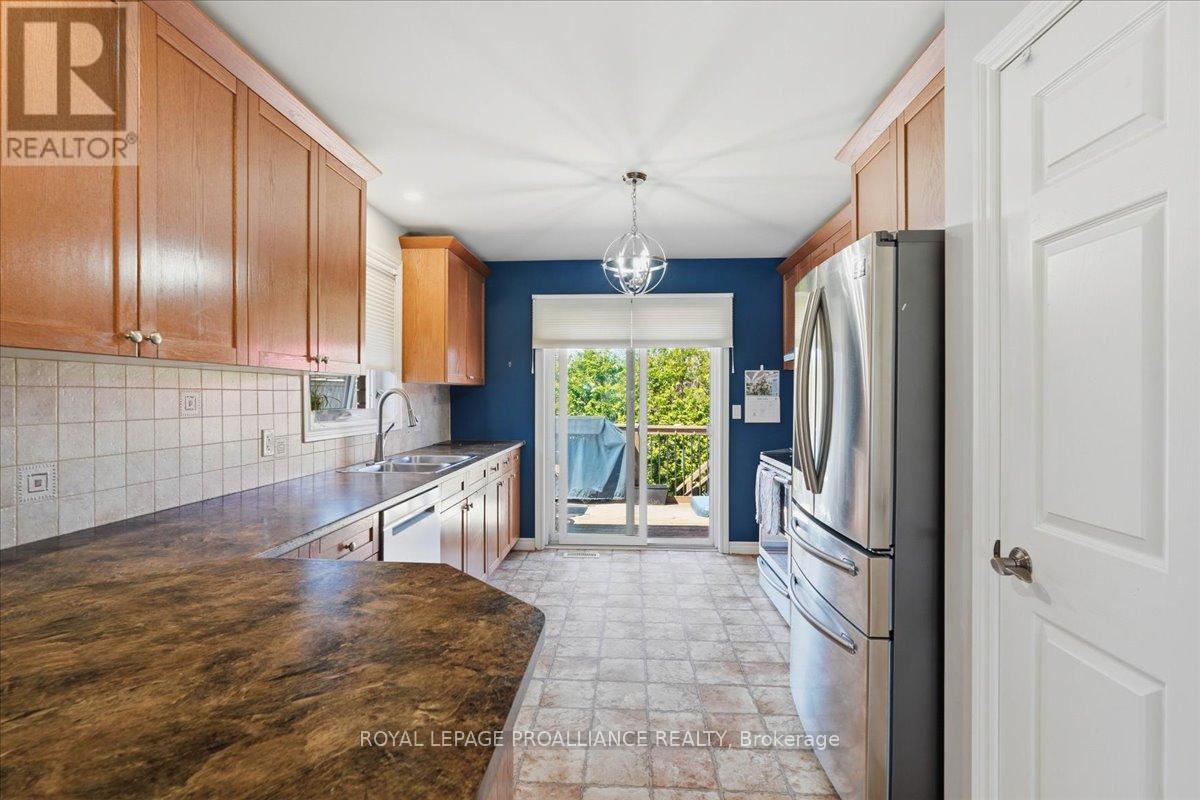 6 Boyce Court, Belleville, Ontario  K8P 5P1 - Photo 10 - X13072504