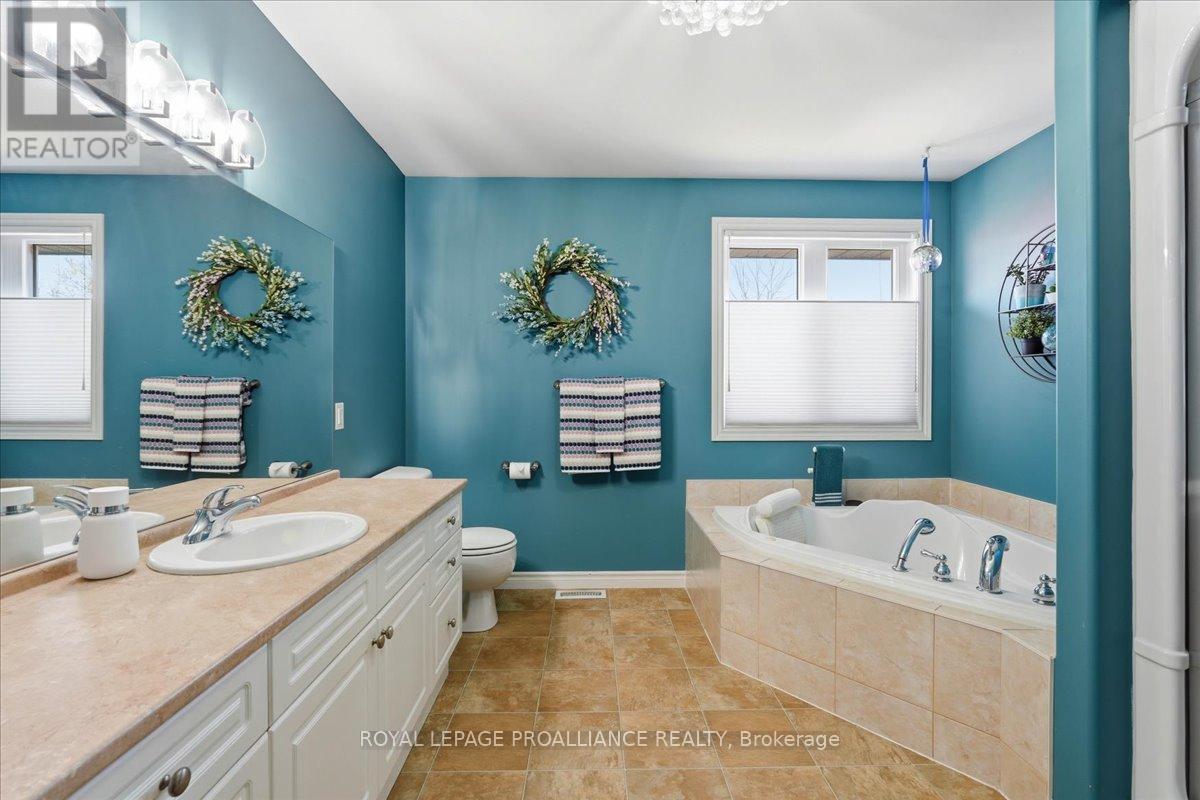 6 Boyce Court, Belleville, Ontario  K8P 5P1 - Photo 23 - X13072504