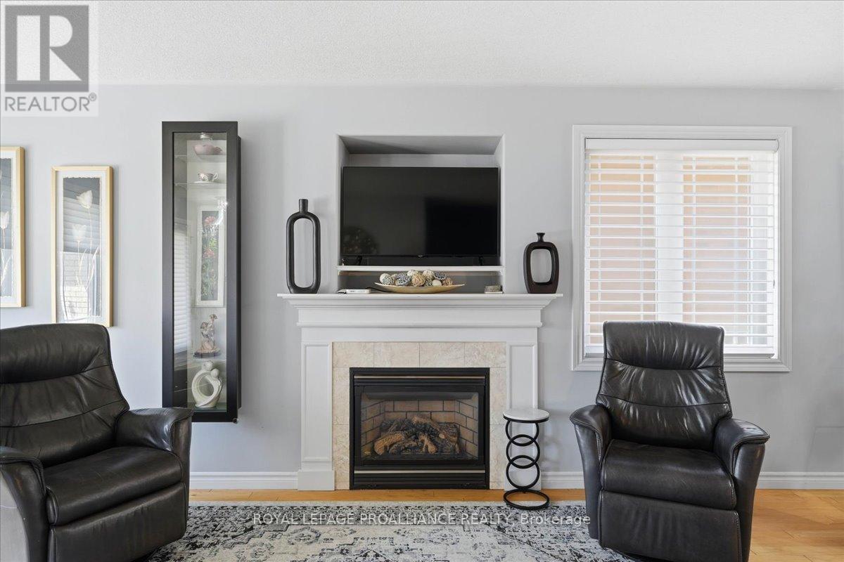 6 Boyce Court, Belleville, Ontario  K8P 5P1 - Photo 7 - X13072504
