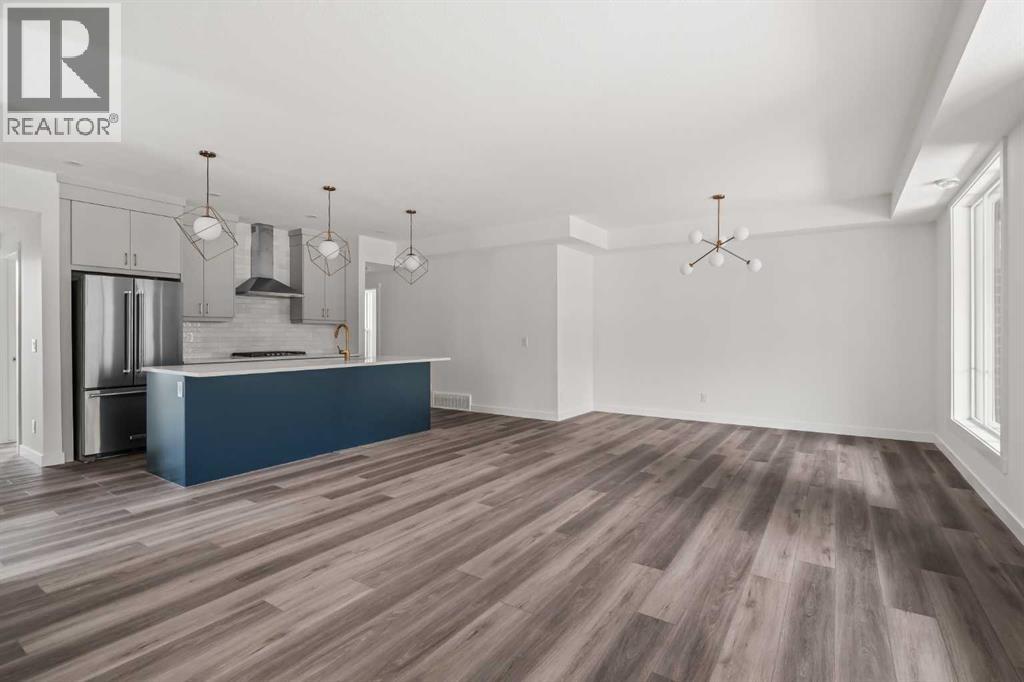 605 Sovereign Common SW, Calgary, Alberta  T3C 3Y3 - Photo 3 - A2298259