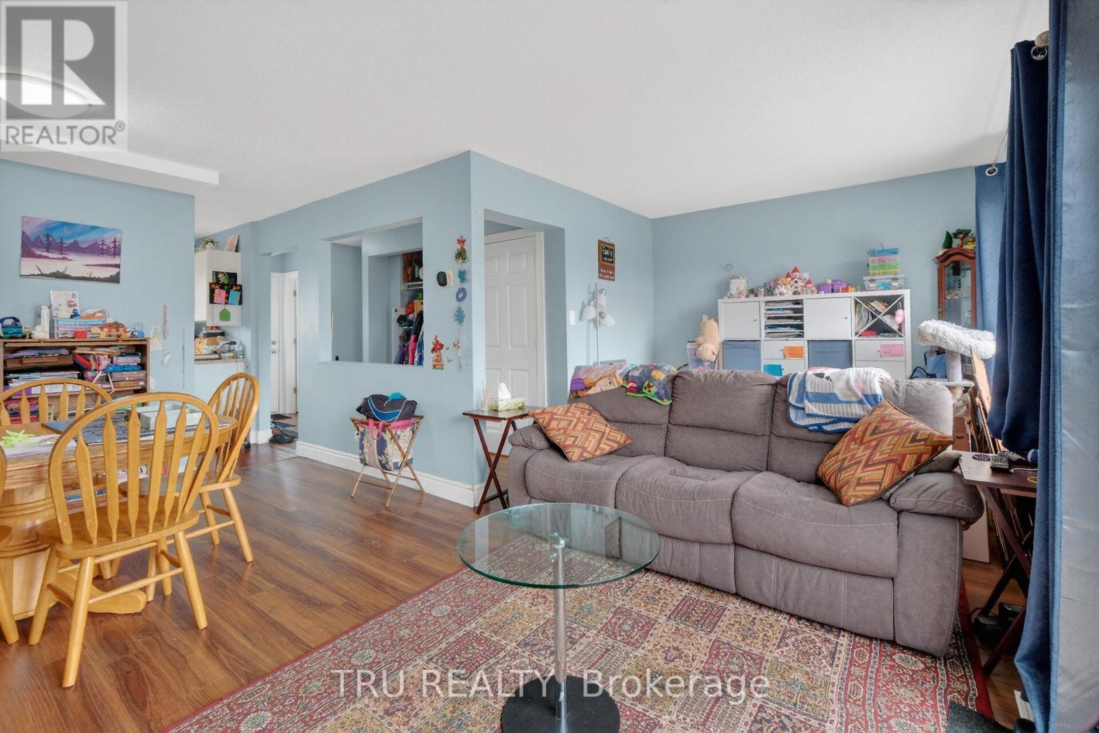 369 Mockingbird Drive, Ottawa, Ontario  K1E 2A6 - Photo 4 - X13072498