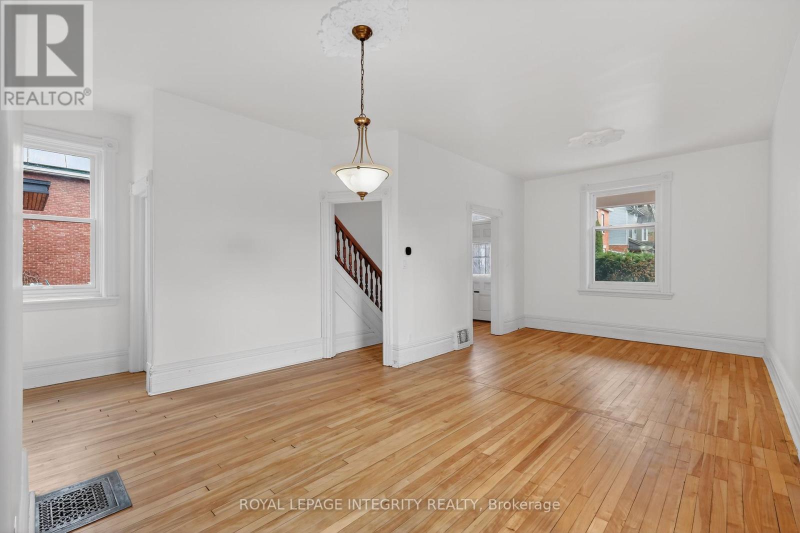 56 Grosvenor Avenue, Ottawa, Ontario  K1S 4S2 - Photo 9 - X13072522
