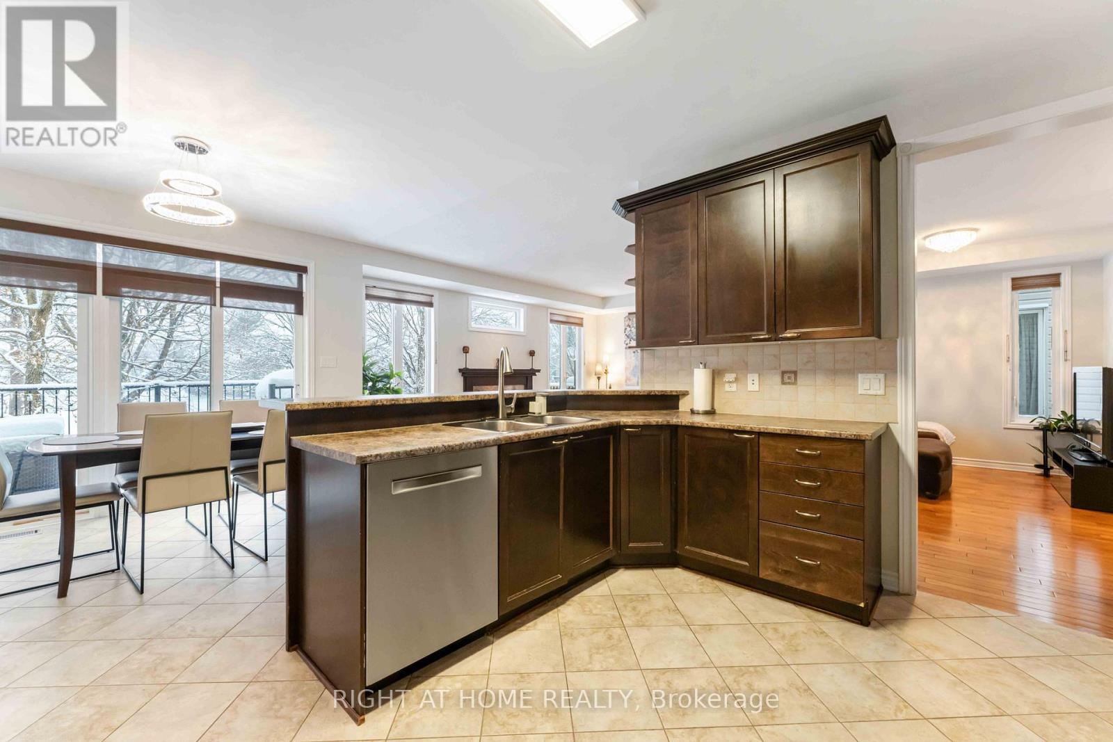 162 Saltspring Private, Ottawa, Ontario  K2M 0B1 - Photo 17 - X12887322