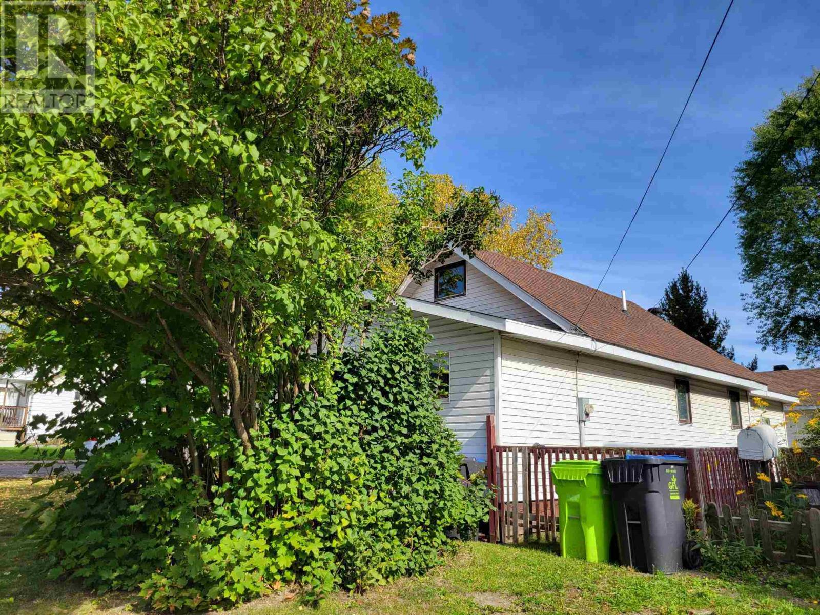 374 Bush St, Sault Ste. Marie, Ontario  P6C 3G9 - Photo 4 - SM260781