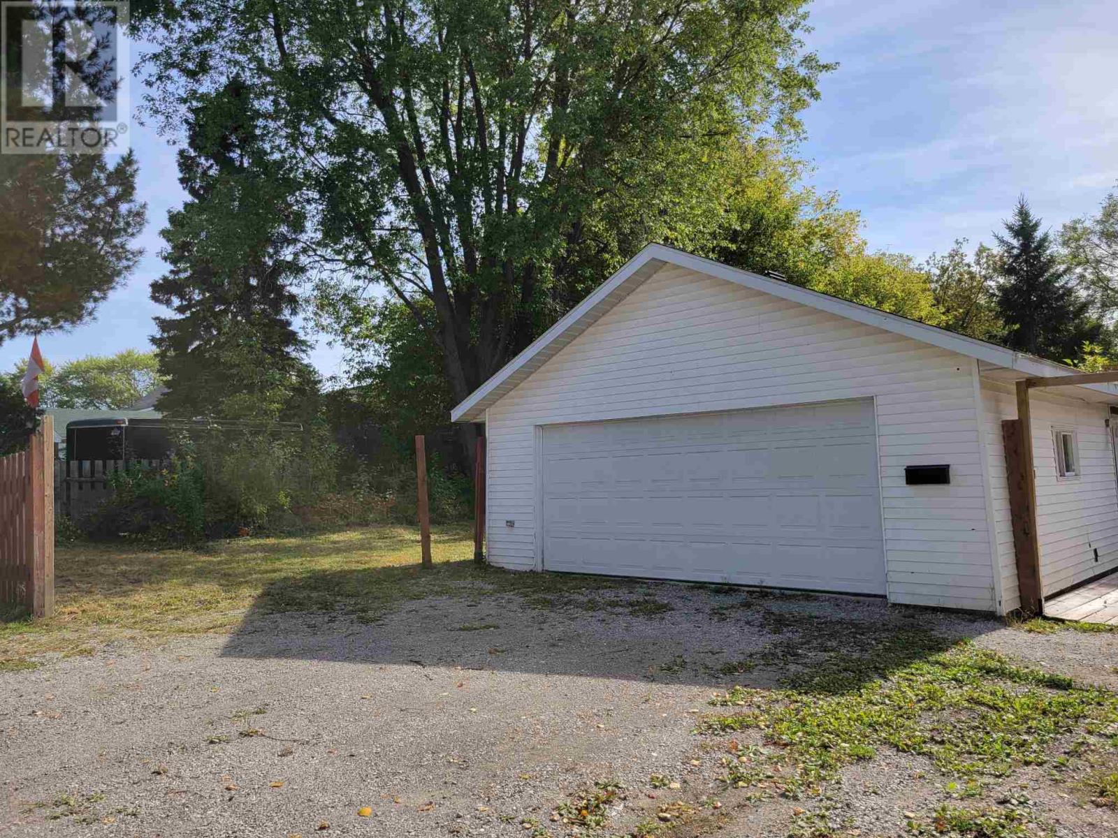 374 Bush St, Sault Ste. Marie, Ontario  P6C 3G9 - Photo 9 - SM260781