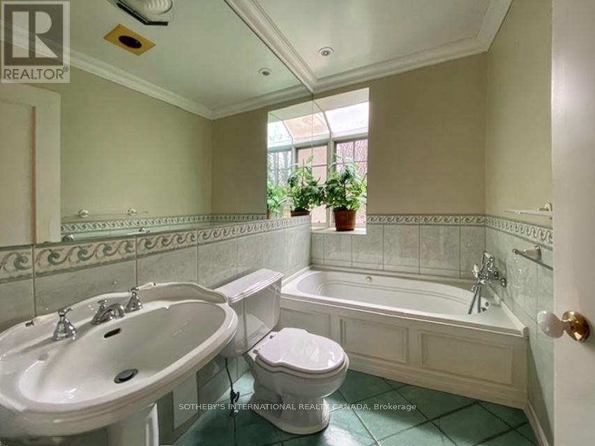 Main + Lower - 21 Melgund Road, Toronto, Ontario  M5R 1Z9 - Photo 21 - C13072548