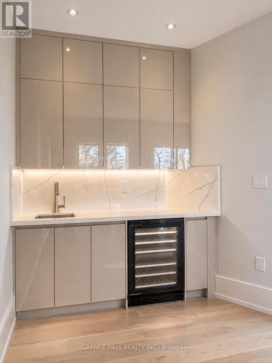 16 Barker Avenue, Toronto, Ontario  M4C 2N3 - Photo 10 - W13018612