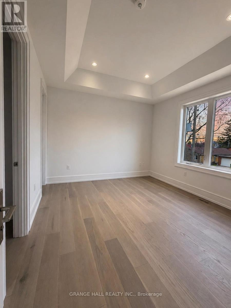 16 Barker Avenue, Toronto, Ontario  M4C 2N3 - Photo 24 - W13018612