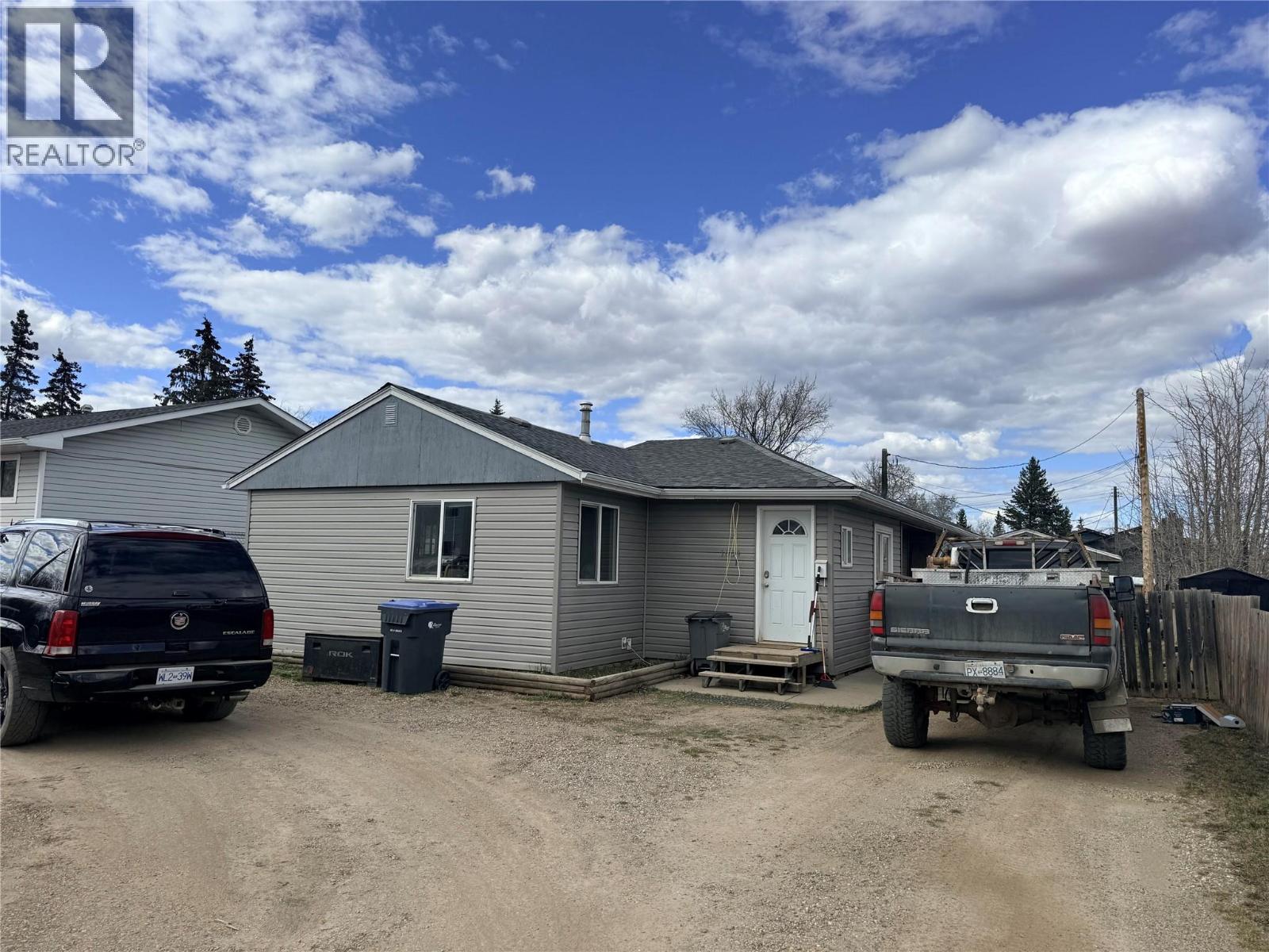 1604 108 Avenue, Dawson Creek, British Columbia  V1G 2T6 - Photo 1 - 10367035