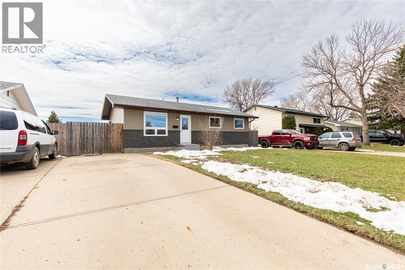 1511 Glendale Street, Moose Jaw, Saskatchewan  S6H 7B3 - Photo 4 - SK034571