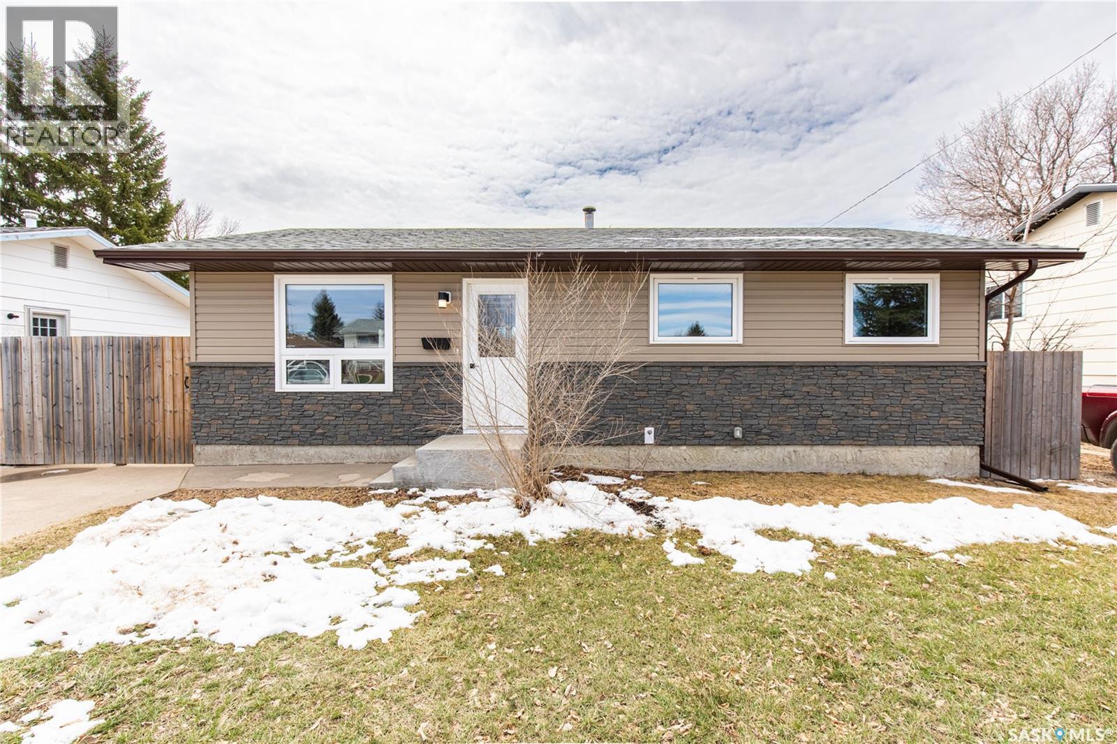 1511 Glendale Street, Moose Jaw, Saskatchewan  S6H 7B3 - Photo 6 - SK034571