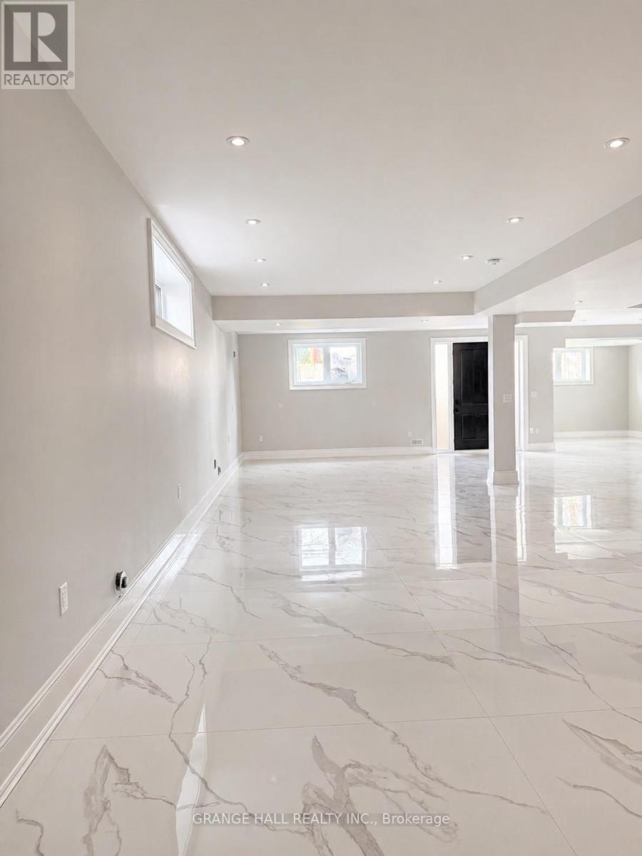 16 Barker Avenue, Toronto, Ontario  M4C 2N3 - Photo 35 - W13018612