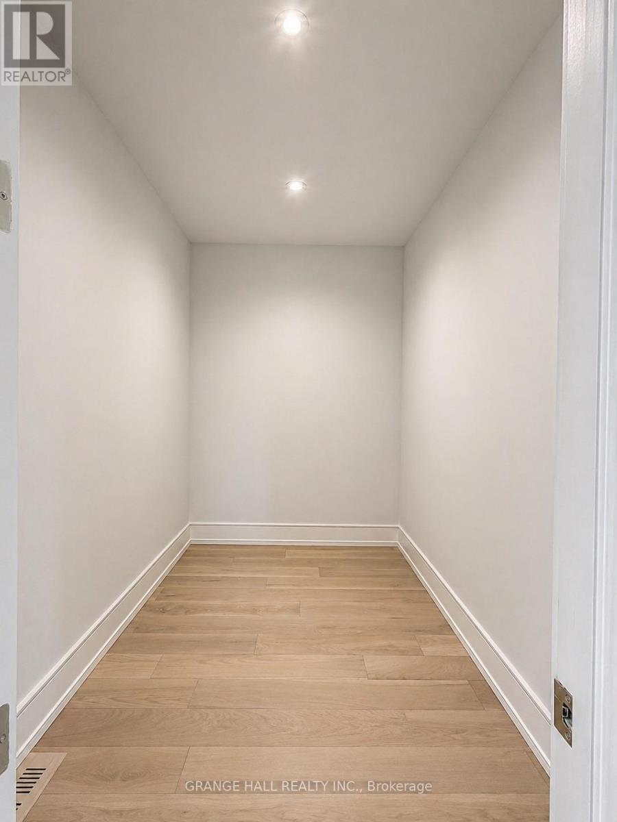 16 Barker Avenue, Toronto, Ontario  M4C 2N3 - Photo 21 - W13018612