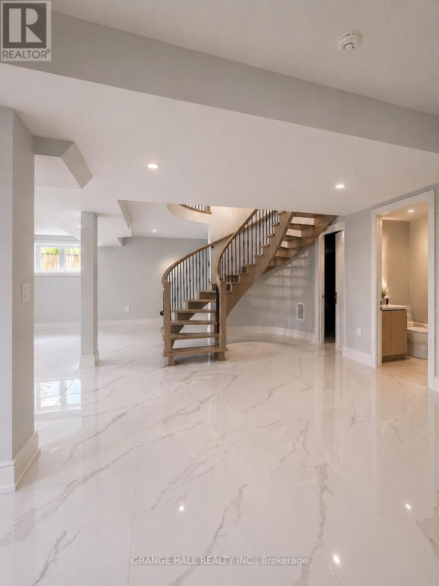 16 Barker Avenue, Toronto, Ontario  M4C 2N3 - Photo 32 - W13018612