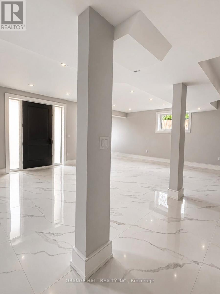 16 Barker Avenue, Toronto, Ontario  M4C 2N3 - Photo 34 - W13018612