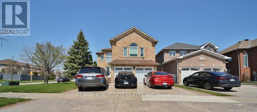 5539 Loonlake Avenue, Mississauga, Ontario  L5V 2E3 - Photo 4 - W13067686