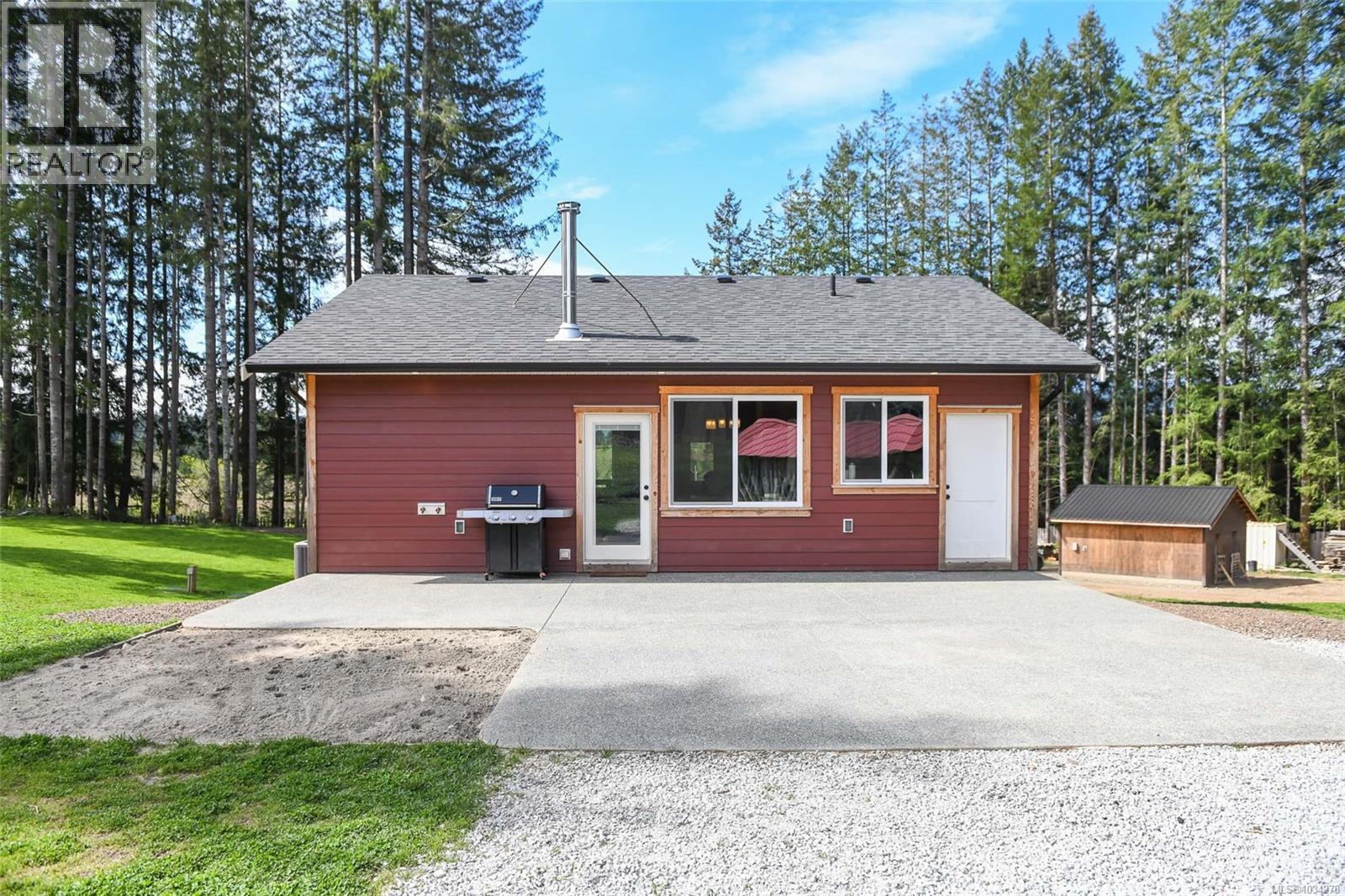 7594 Island Hwy N, Merville, British Columbia  V9N 1G3 - Photo 4 - 1034278