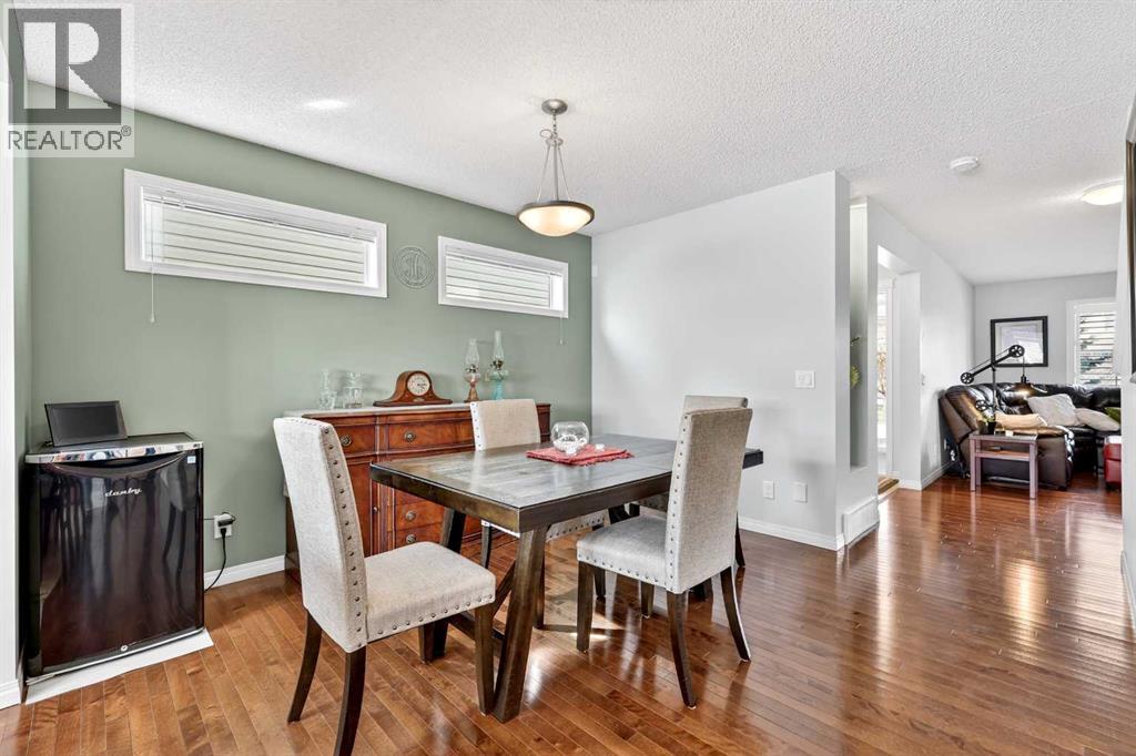27 Copperpond Heights Se, Calgary, Alberta  T2Z 0W8 - Photo 9 - A2306528