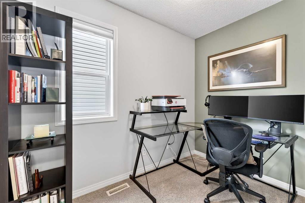 27 Copperpond Heights Se, Calgary, Alberta  T2Z 0W8 - Photo 8 - A2306528