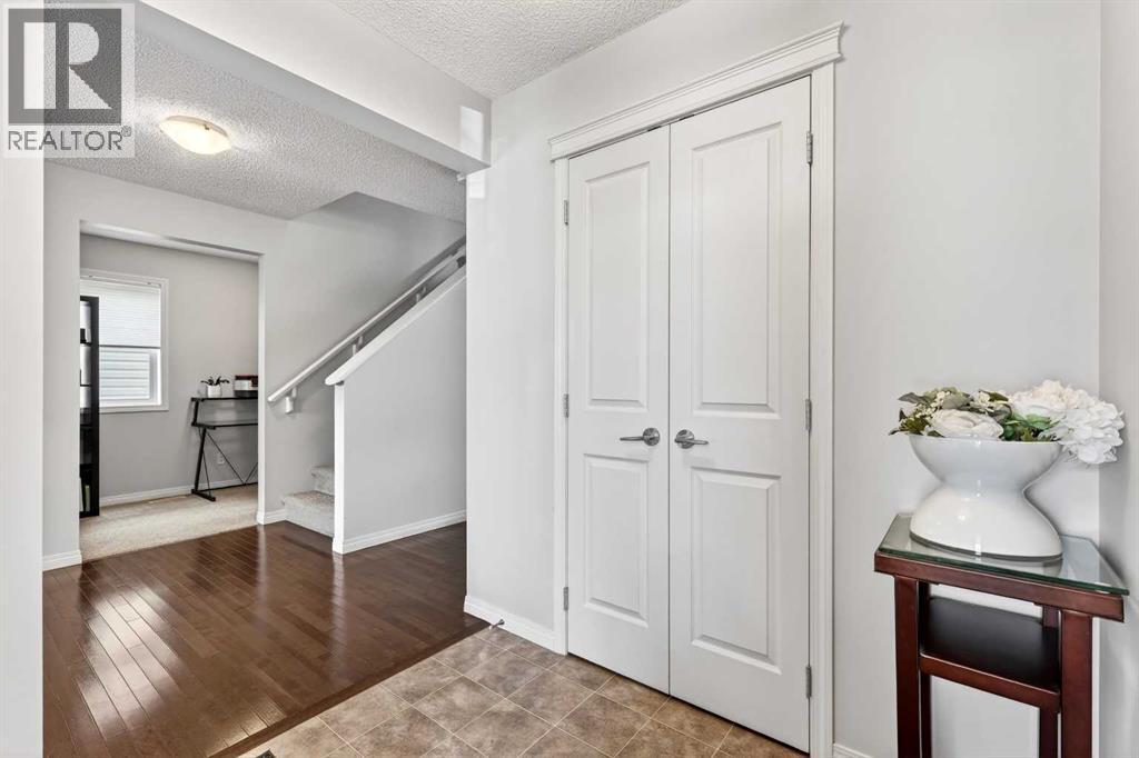 27 Copperpond Heights Se, Calgary, Alberta  T2Z 0W8 - Photo 3 - A2306528