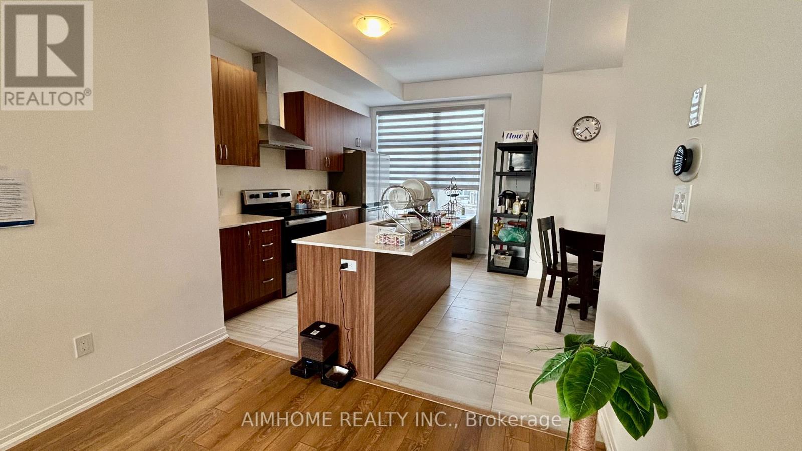 143 Markland Street, Markham, Ontario  L6C 2V6 - Photo 8 - N13072452